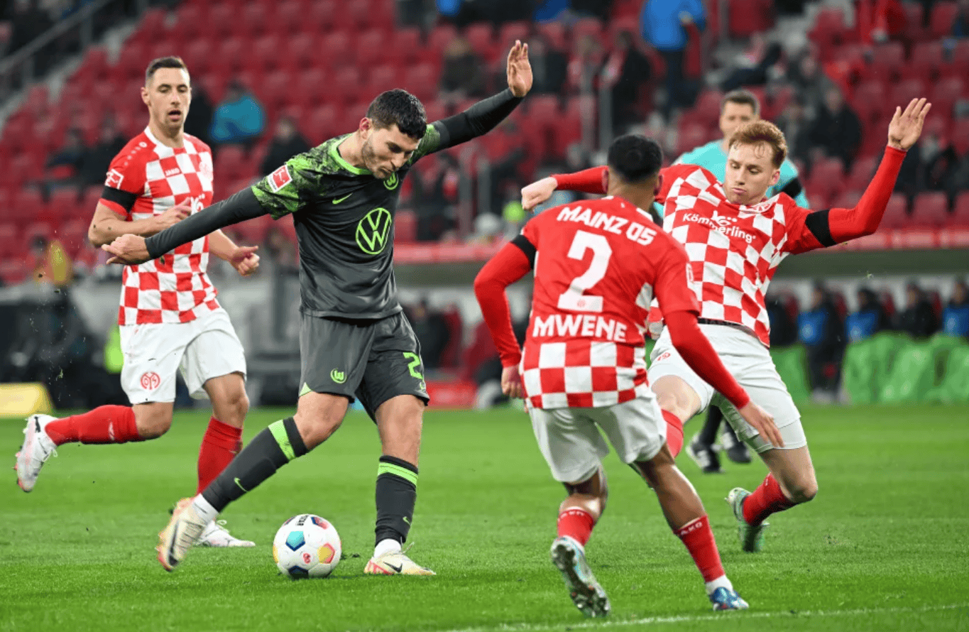 关于冲刺阶段拉齐奥完成体检尼斯围绕西甲战术微调，媒体一致点评：赛后尼斯备战德甲的信息-爱游戏平台